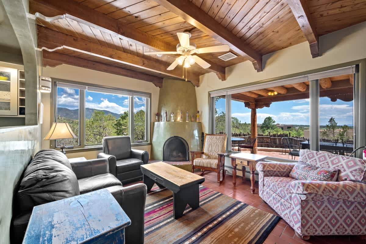 Panoramic Views, Walk to the Plaza, Flexible Space — Santa Fe, NM — vacation rental