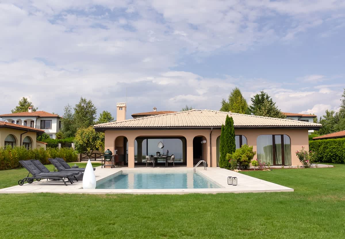 Luxury 4-Bedroom Villa · Black Sea Rama