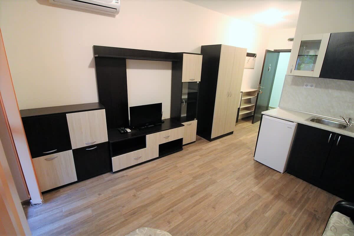 Property thumbnail 12
