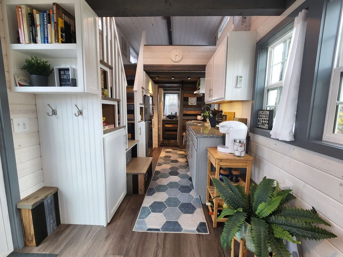 Tiny Luxury Retreat: Lake, Hikes, Brews & Vines — Nellysford, VA — vacation rental
