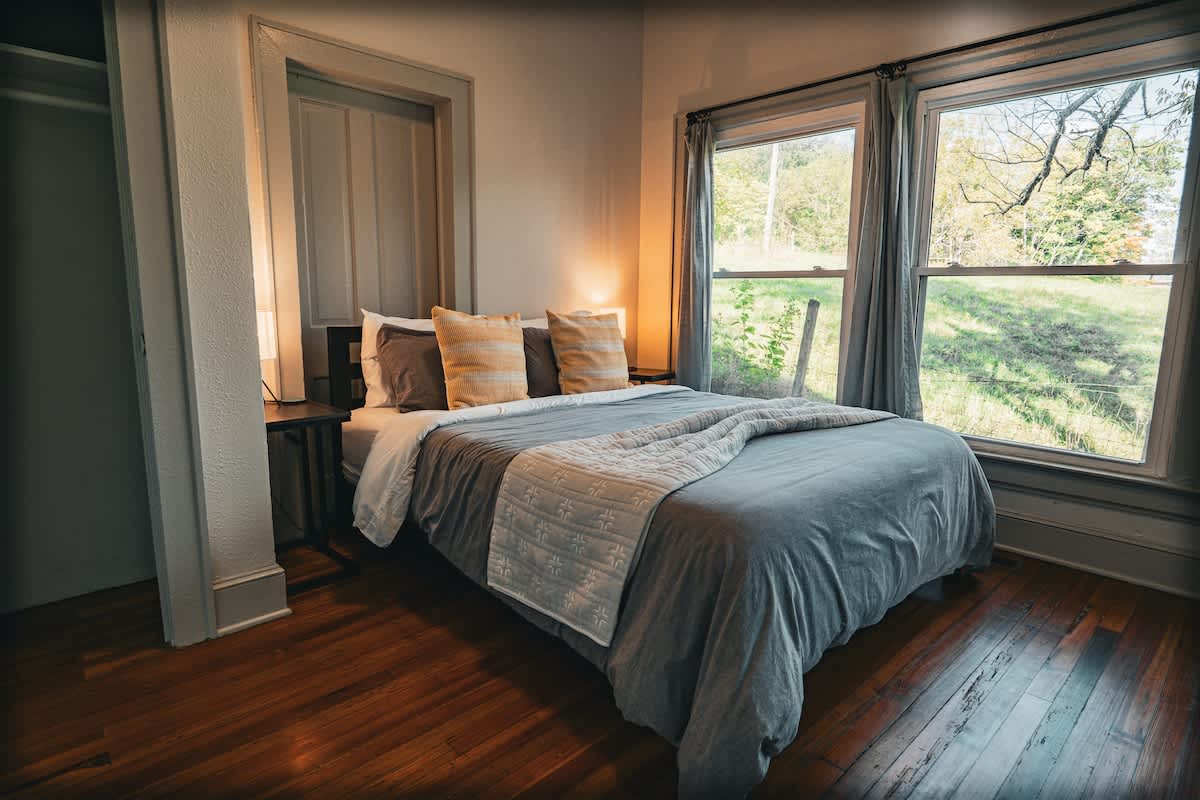 Rustic Trailside Cabin: Near McAfee Knob, Roanoke — Catawba, VA — vacation rental
