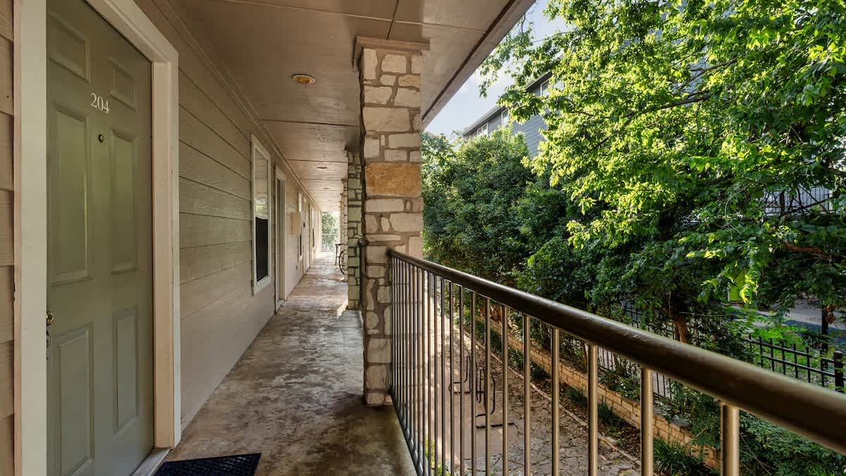 Quiet 2BR Near UT - Just 6 Min to Downtown