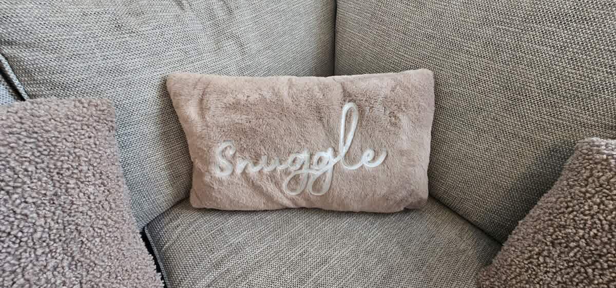 Refurbished 4-Bed Home Near Hospital & Station