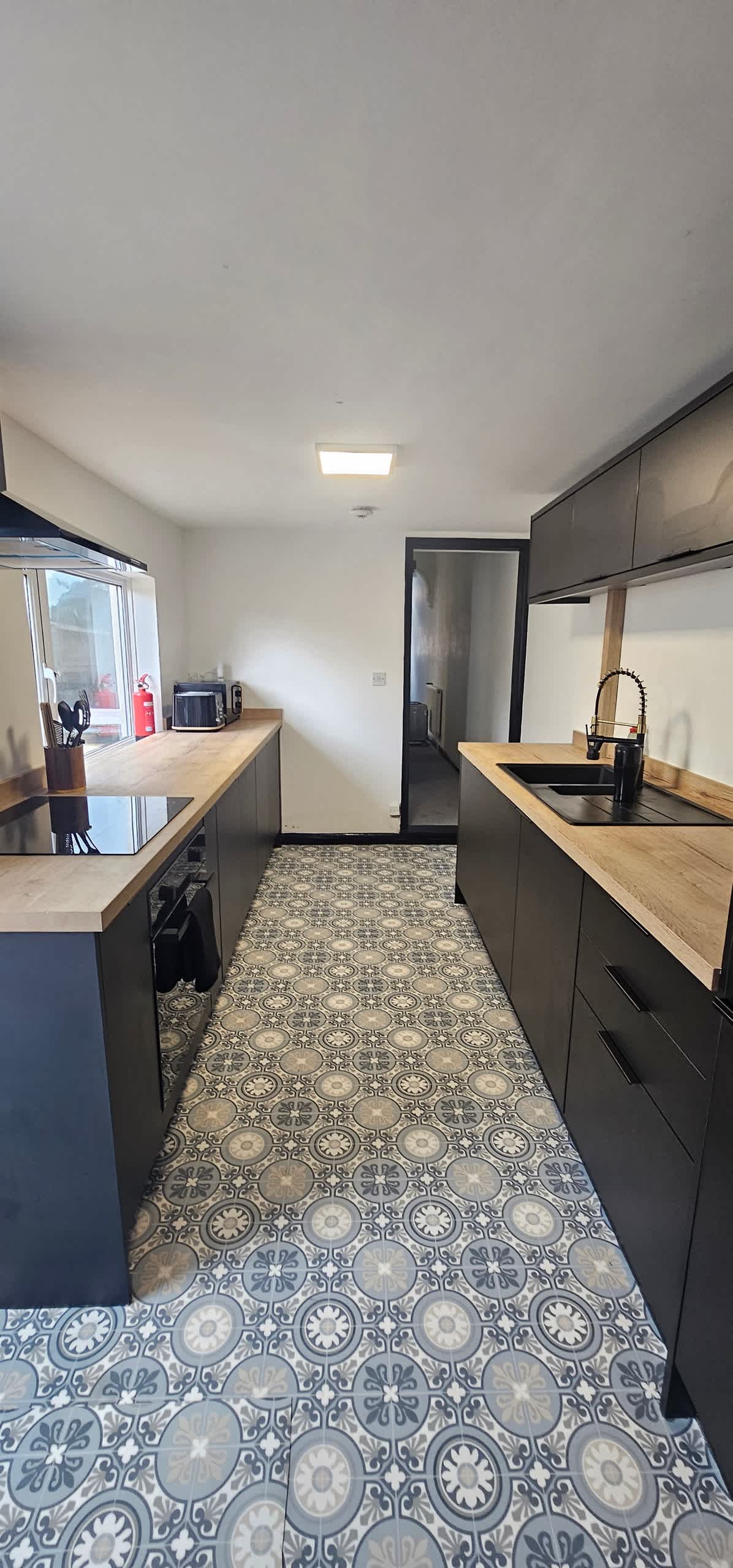 Refurbished 4-Bed Home Near Hospital & Station