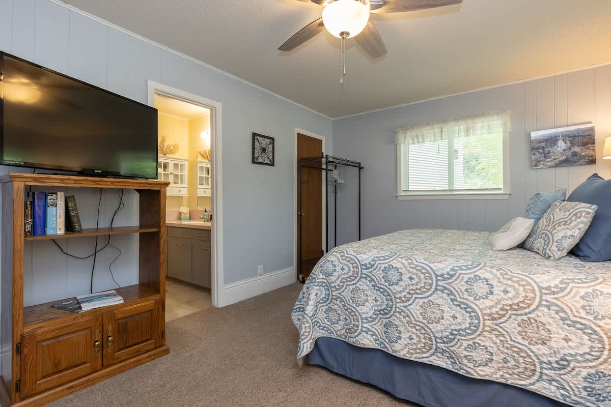Master bedroom with en-suite bathroom.