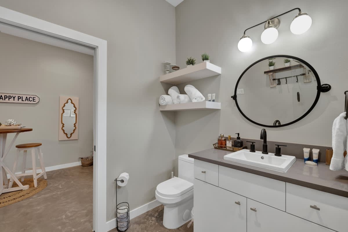 Updated amenities in the full bathroom.