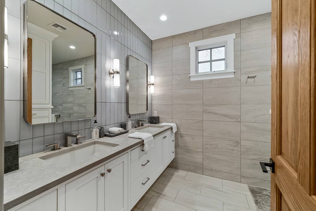 Downstairs Master Spa Bath