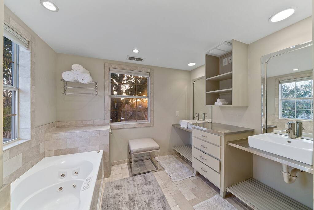 Upstairs Master Bath