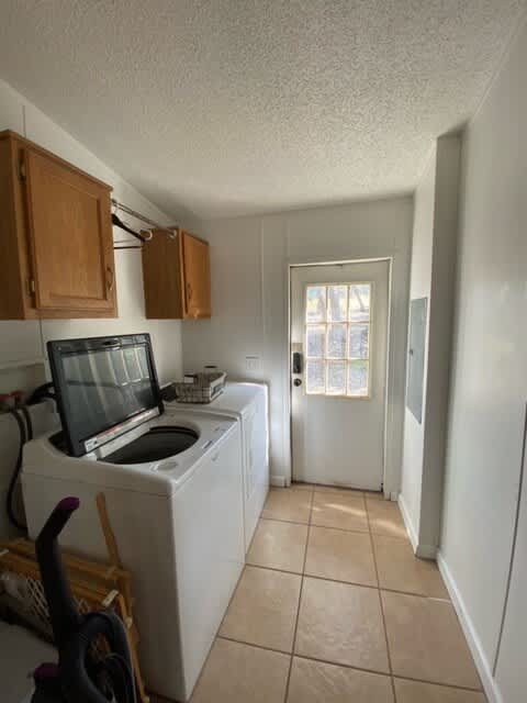 Main house includes a washer & dryer