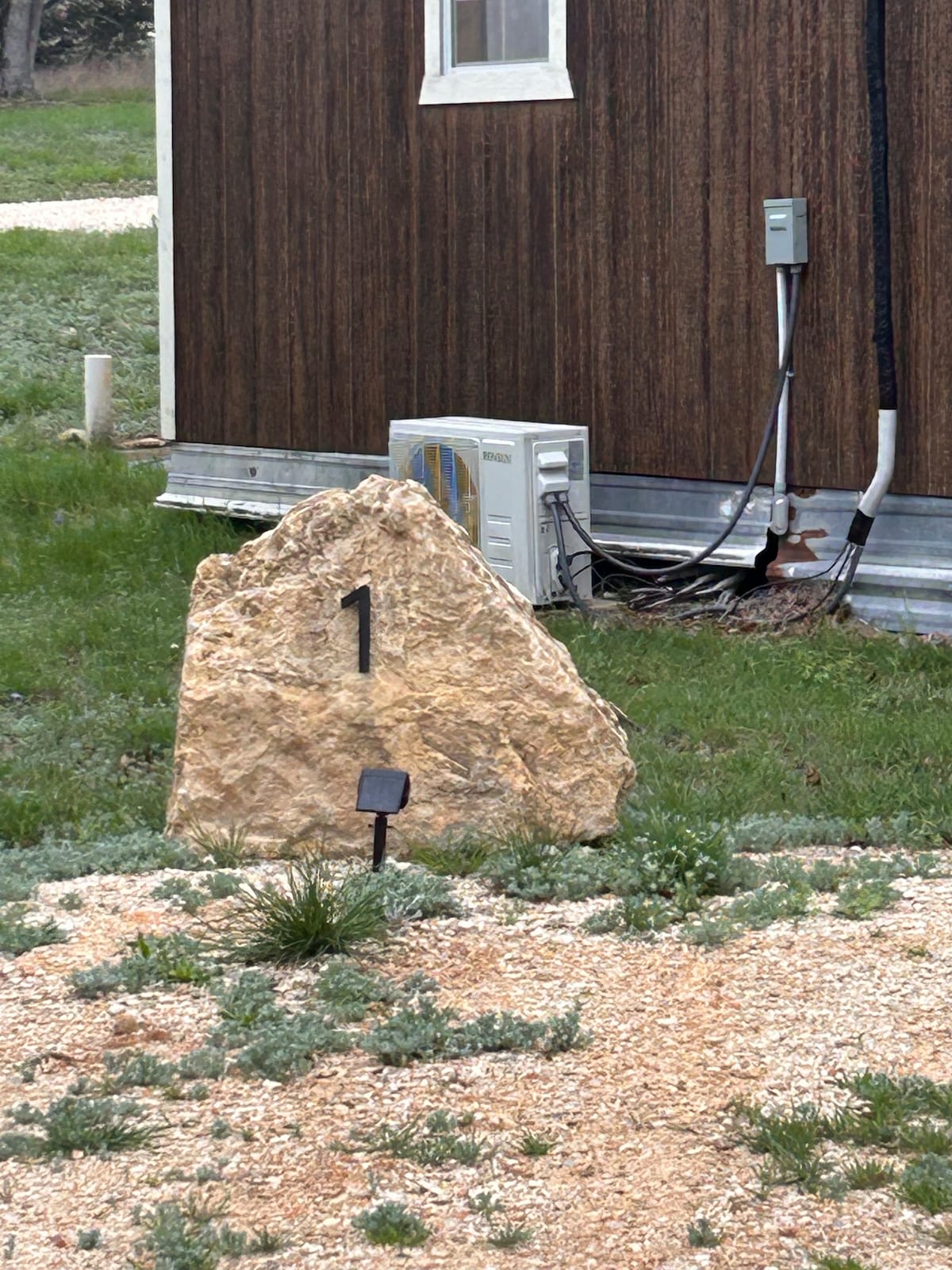 Hill Country Cabin 1 7