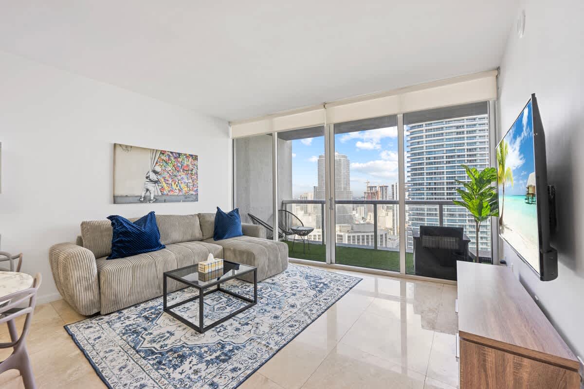 Icon Brickell 1BR with Balcony & Ocean Views