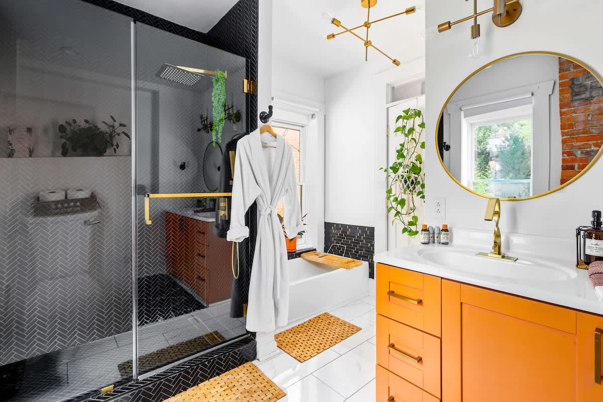 🌿 Jungalow by Jungle House | 5,800+ Reviews | Free Parking | Downtown &