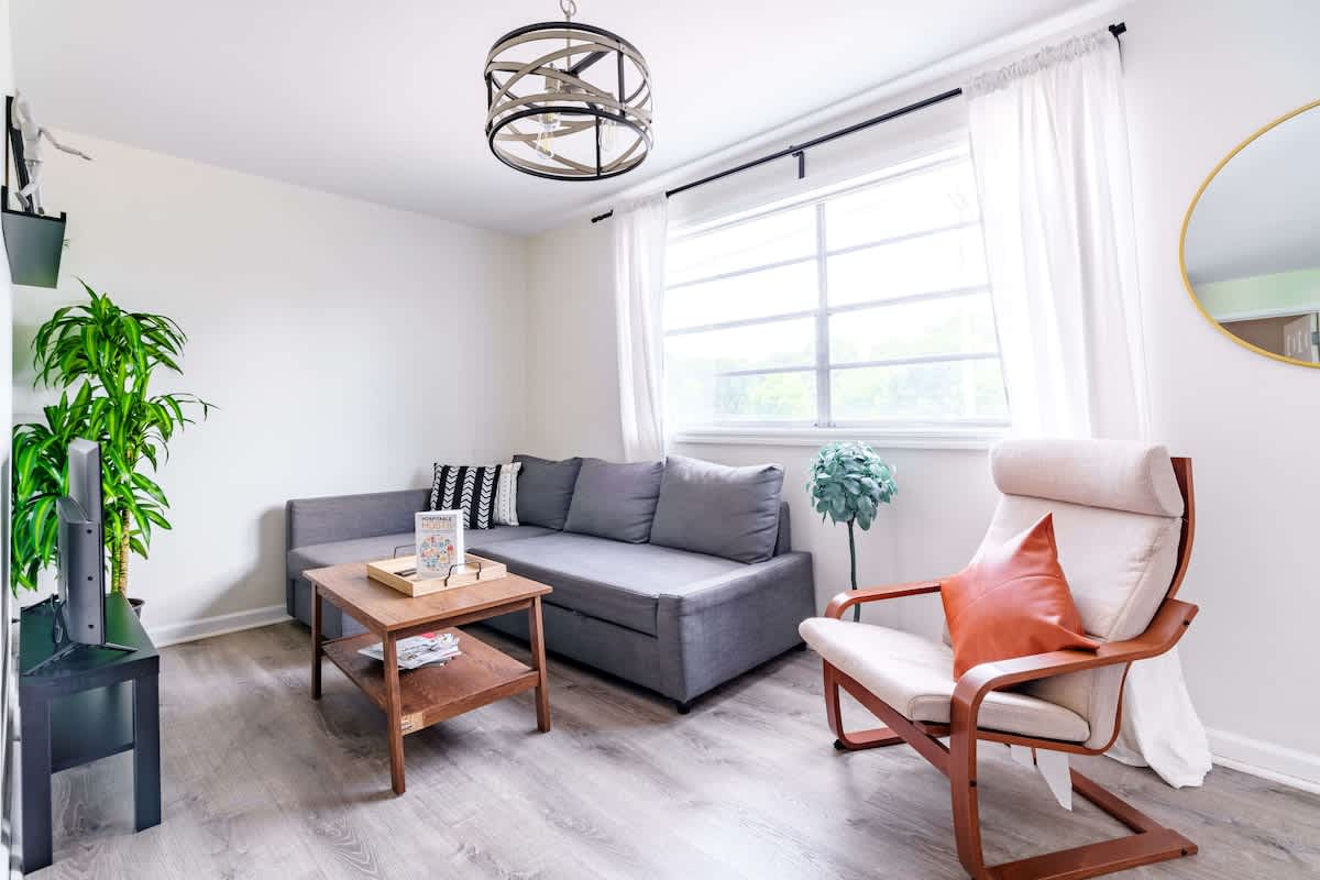 🌿 Goodale Oasis by Jungle House | Downtown & Short North | Walk to High Street | Private Parking | 5,800+ Reviews | Near OSU, Convention Center & Nationwide Arena - Foto 8