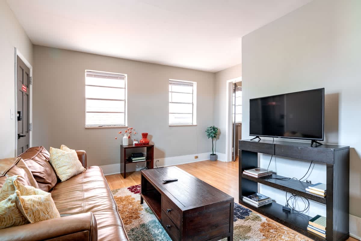 🌿 Goodale Oasis by Jungle House | Downtown & Short North | Walk to High Street | Private Parking | 5,800+ Reviews | Near OSU, Convention Center & Nationwide Arena - Foto 46