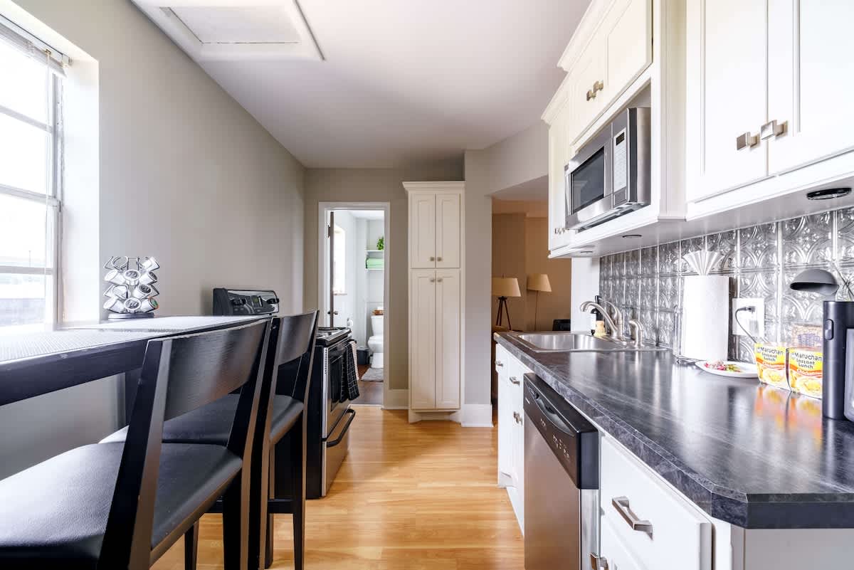 🌿 Goodale Oasis by Jungle House | Downtown & Short North | Walk to High Street | Private Parking | 5,800+ Reviews | Near OSU, Convention Center & Nationwide Arena - Foto 50