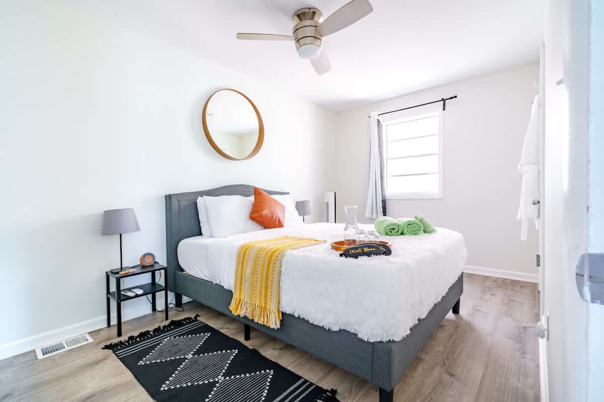 🌿 Goodale Oasis by Jungle House | Downtown & Short North | Walk to High Street | Private Parking | 5,800+ Reviews | Near OSU, Convention Center & Nationwide Arena - Foto 16