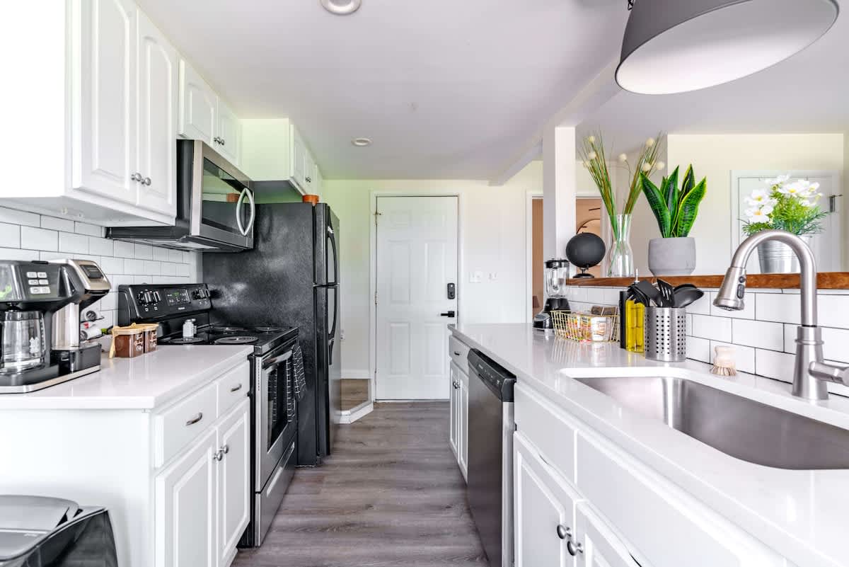 🌿 Goodale Oasis by Jungle House | Downtown & Short North | Walk to High Street | Private Parking | 5,800+ Reviews | Near OSU, Convention Center & Nationwide Arena - Foto 35