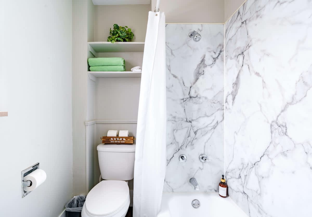 🌿 Goodale Oasis by Jungle House | Downtown & Short North | Walk to High Street | Private Parking | 5,800+ Reviews | Near OSU, Convention Center & Nationwide Arena - Foto 49