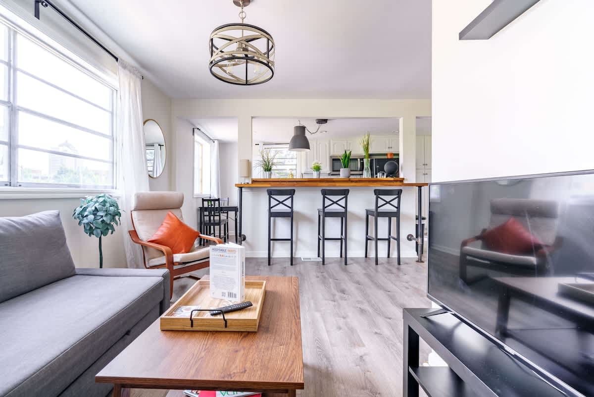 🌿 Goodale Oasis by Jungle House | Downtown & Short North | Walk to High Street | Private Parking | 5,800+ Reviews | Near OSU, Convention Center & Nationwide Arena - Foto 10