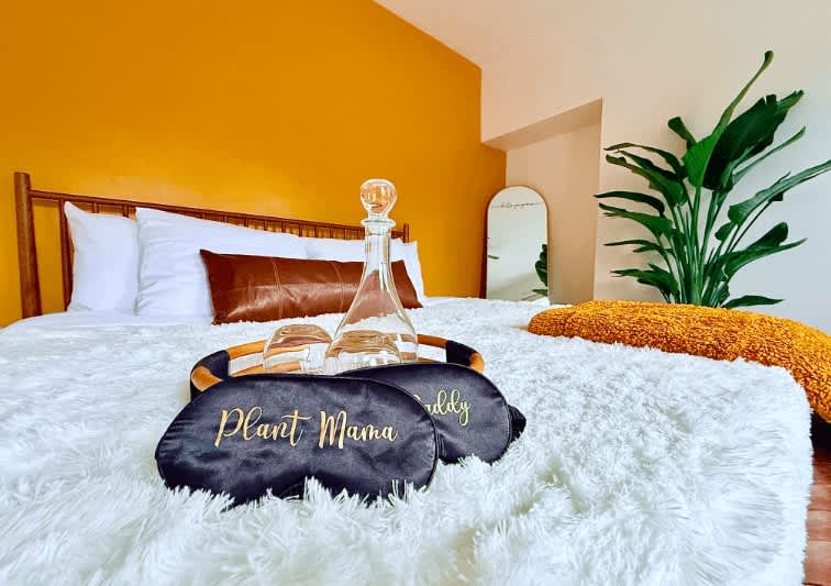 🌿 Tropic House by Jungle House | Downtown & Short North | Free Parking | 5,800+ Reviews | Near Convention Center & Nationwide Arena & Ohio State 3