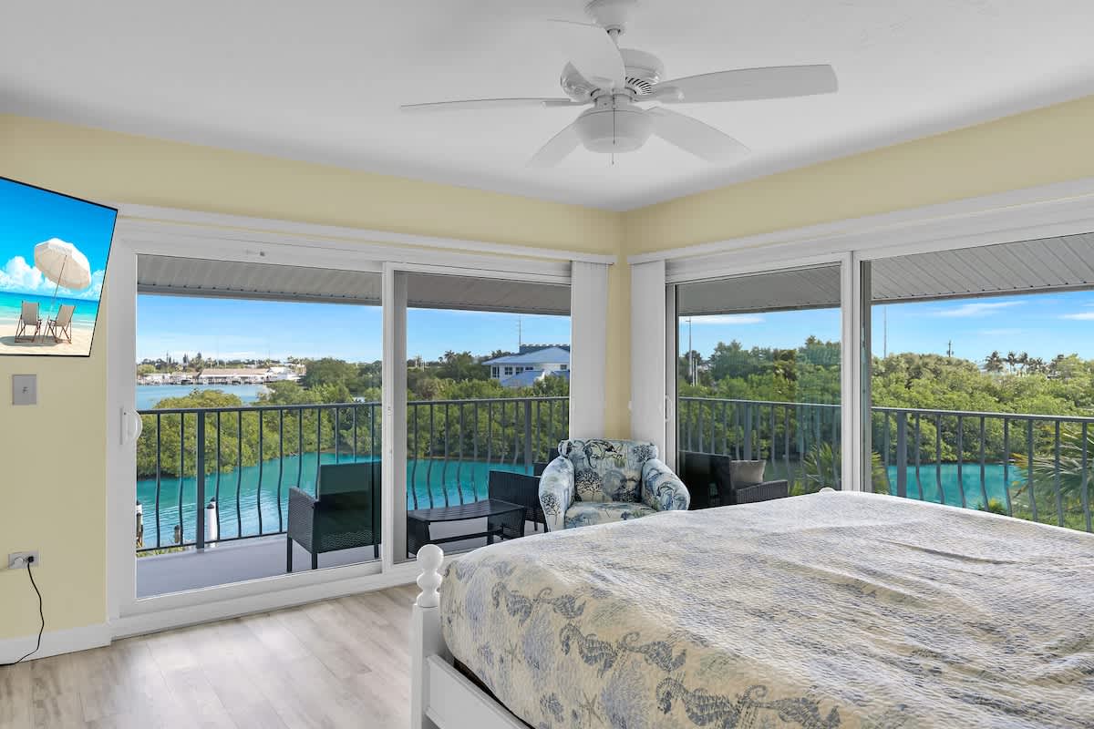Gulf-Front Condo with Pool & Stunning Sea Views — Marathon, FL — vacation rental