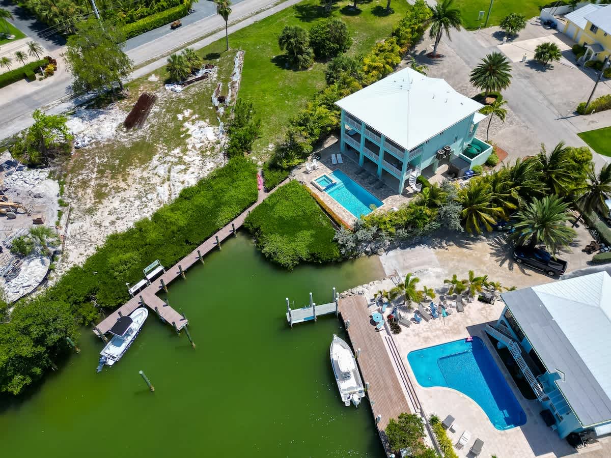 4 Bedroom/4 Bath: Coco Plum Pool Home with pool + dockage. — Marathon, FL — vacation rental