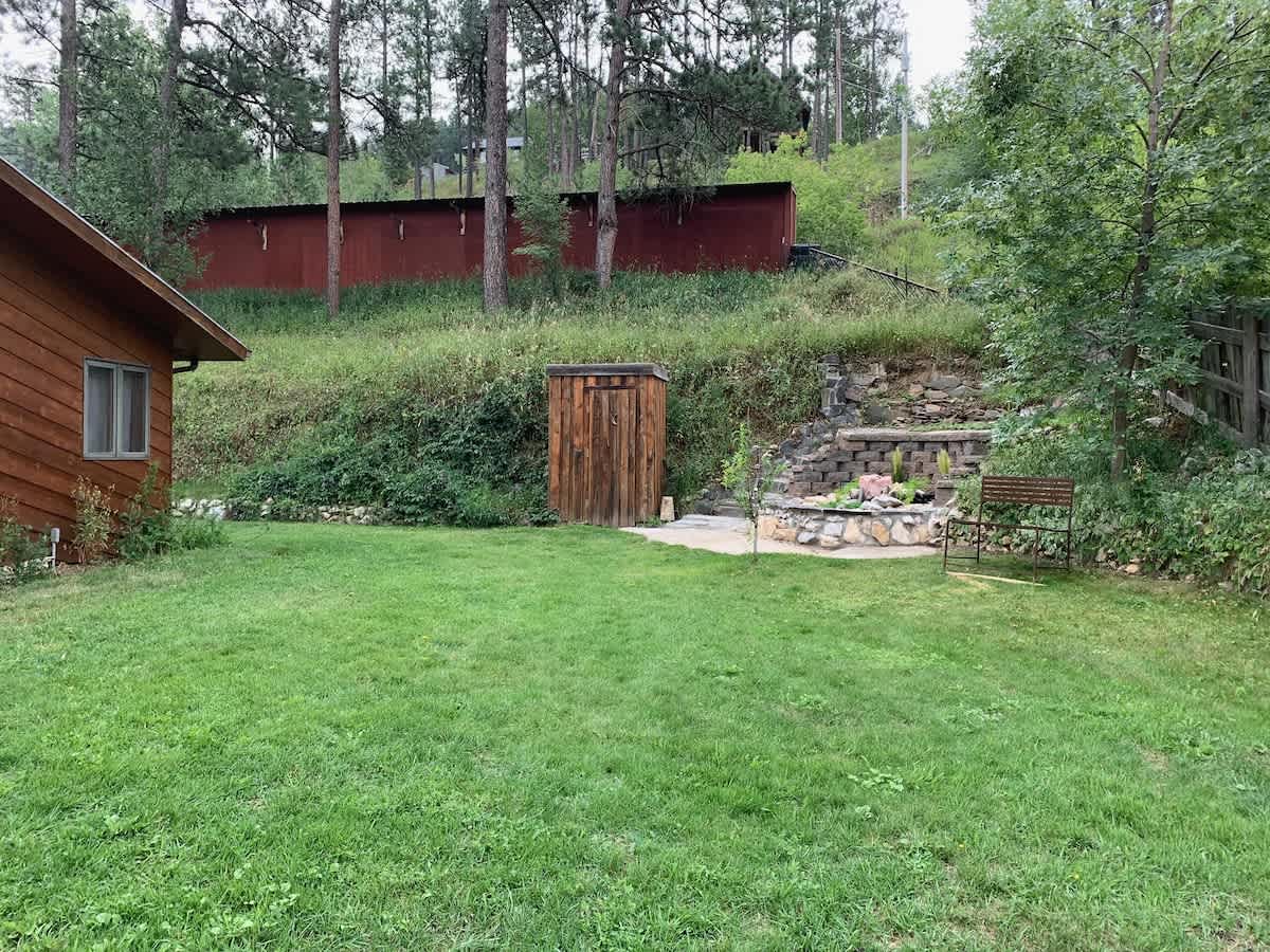 Rock Lodge Complete with Covered Parking and a Hot Tub! 2