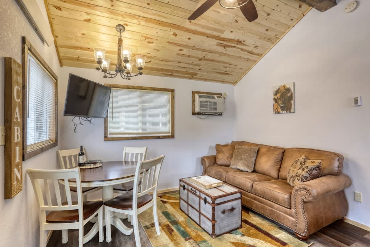 Cozy Creekside Retreat in the Black Hills 5