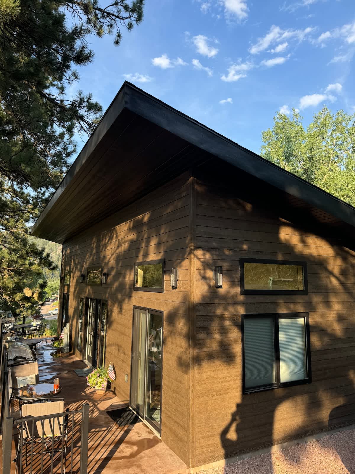 In the center of all the Black Hills has to offer, The Elkhorn Cabin with a Hot Tub