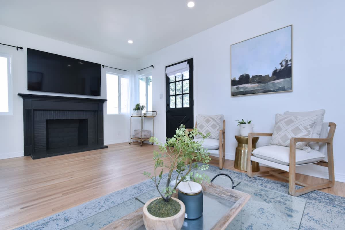Private Backyard Retreat · 3BR Near Universal