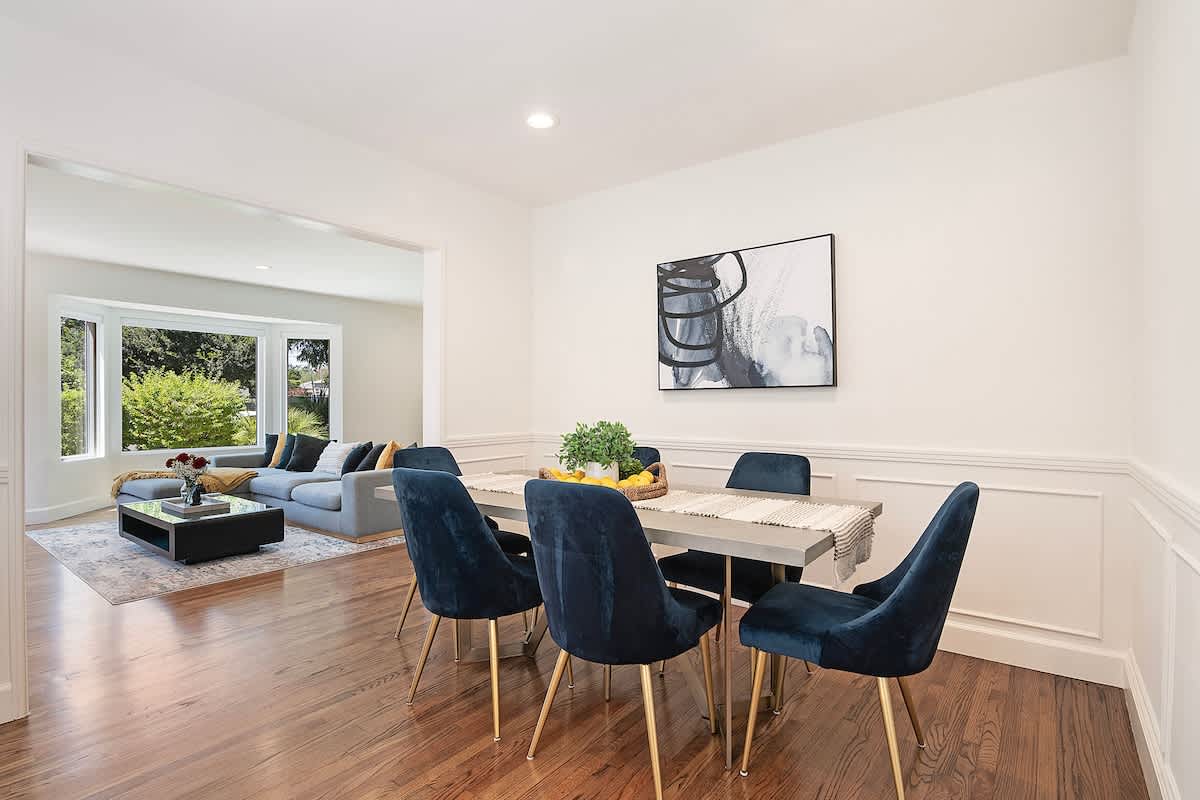 Sherman Oaks Oasis · 13 Mins to Universal - Picture 10