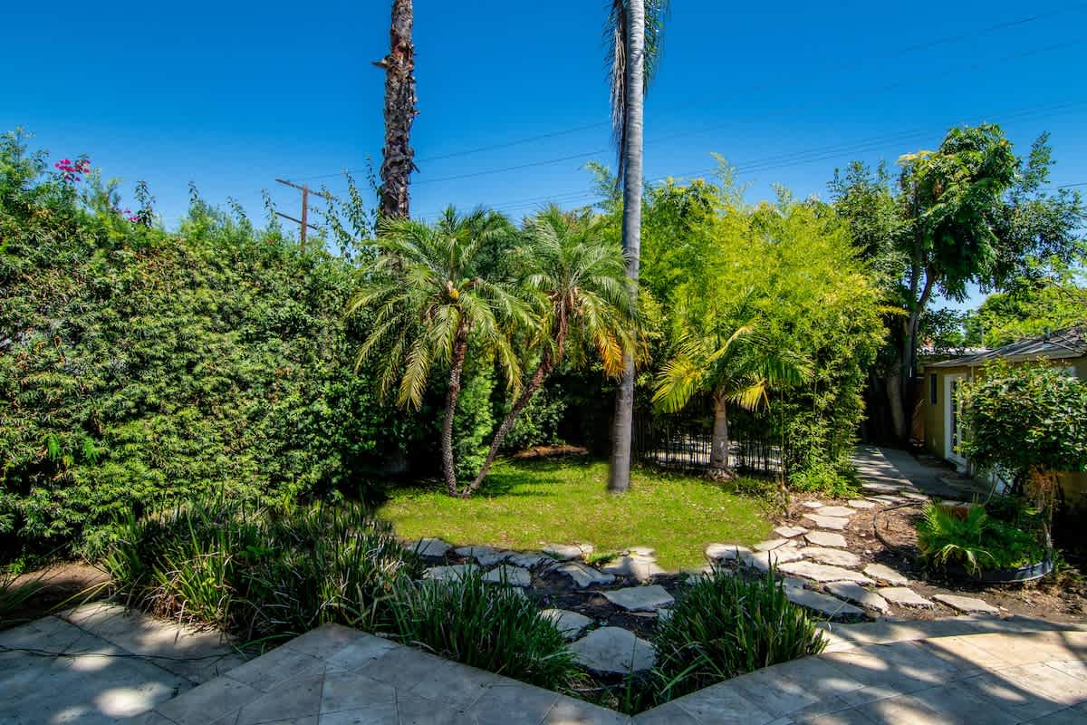 Sherman Oaks Oasis · 13 Mins to Universal - Picture 36