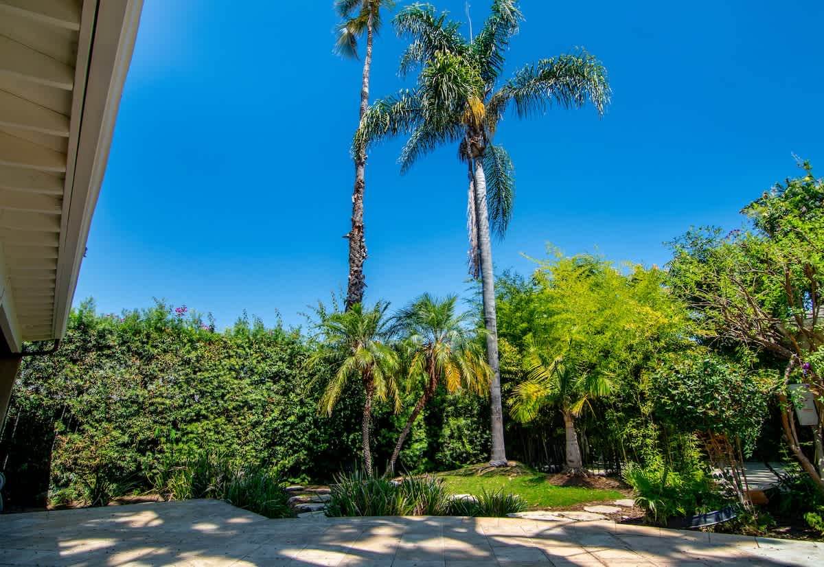 Sherman Oaks Oasis · 13 Mins to Universal - Picture 33