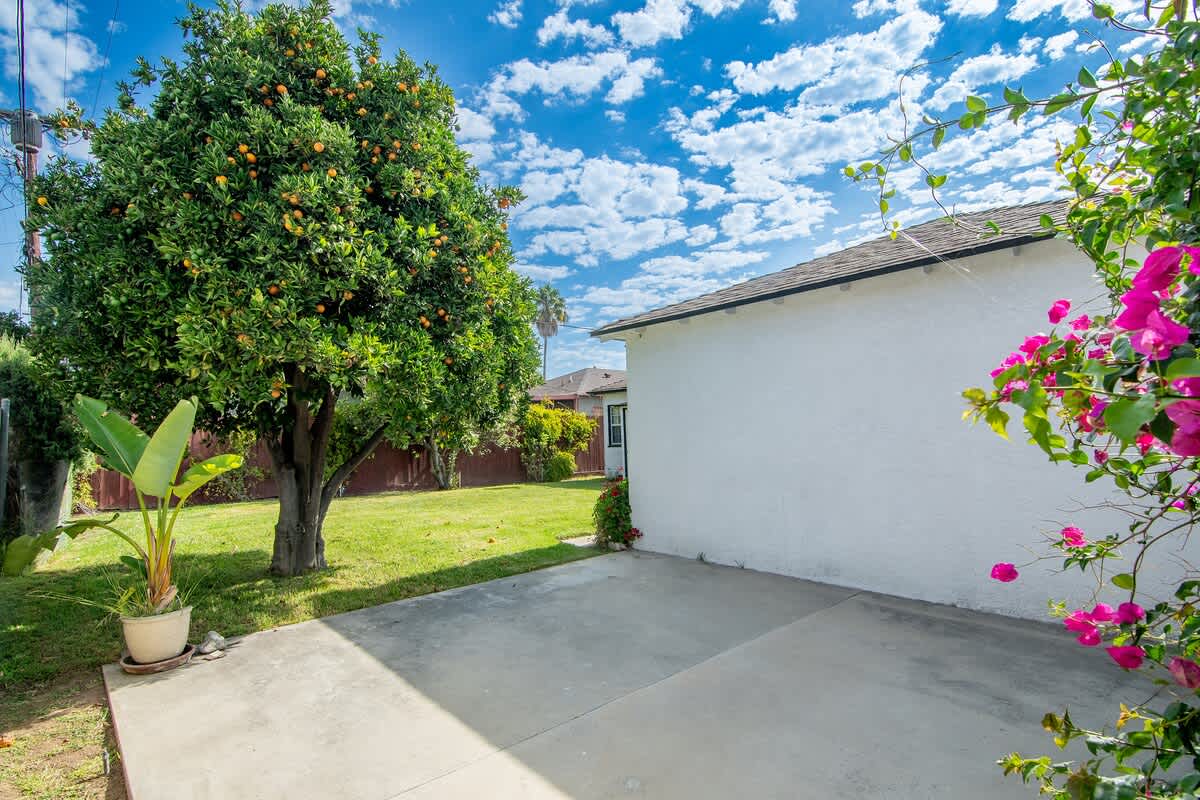 Central LA Home with Private Yard · Near The Grove - Picture 43