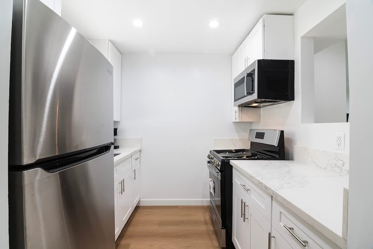 Remodeled 3BR Apartment · Near Universal Studios - Picture 20