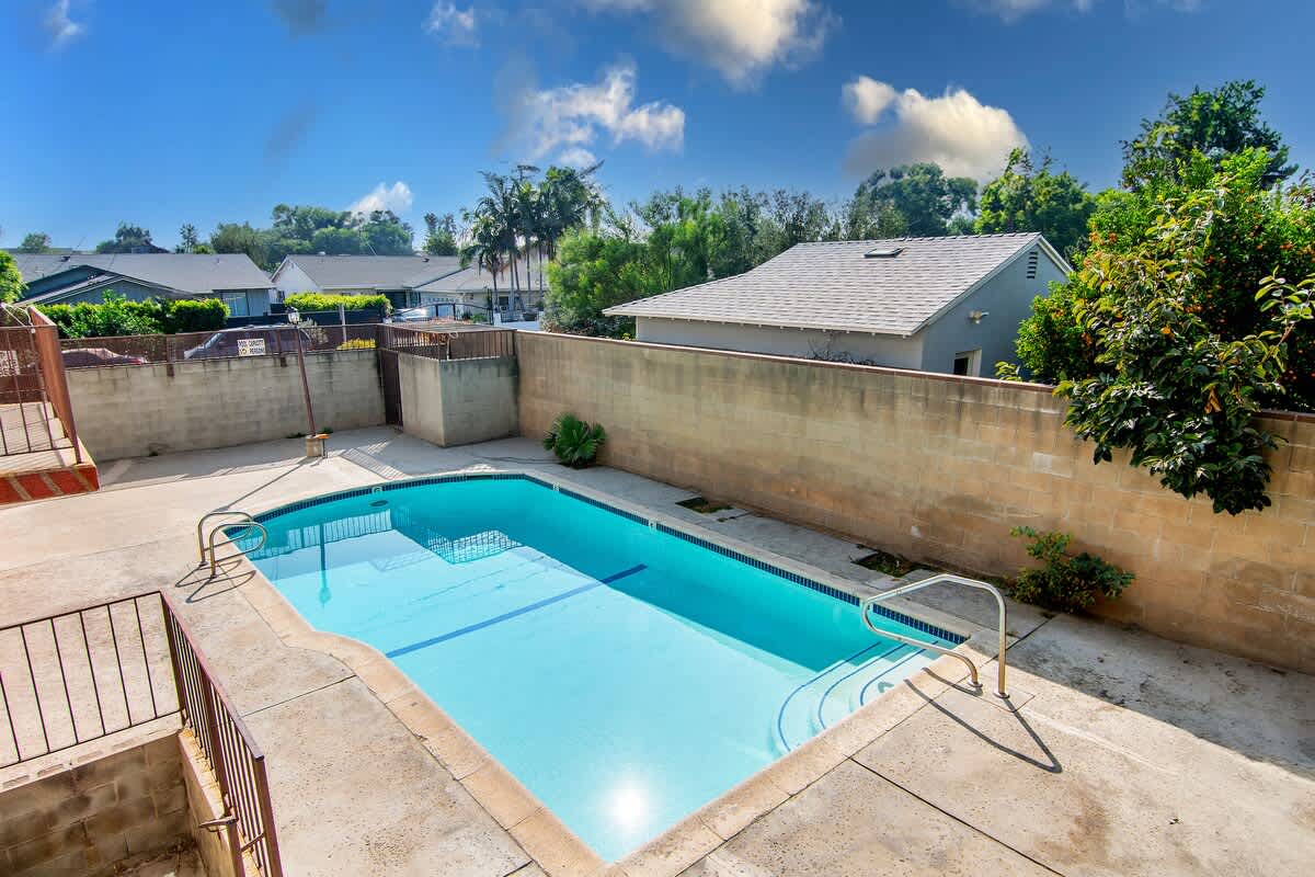 Remodeled 3BR Apartment · Near Universal Studios - Picture 42
