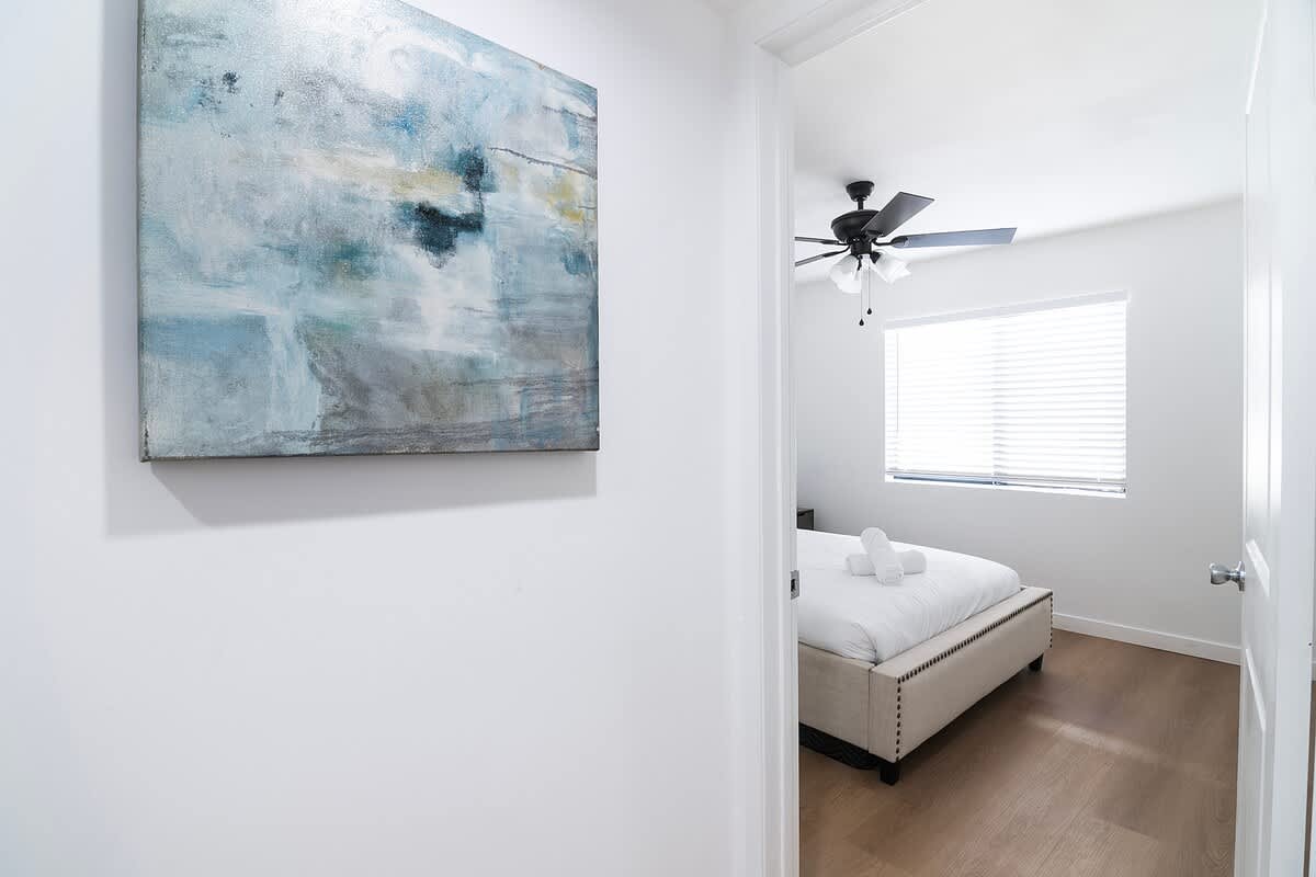 Remodeled 3BR Apartment · Near Universal Studios - Picture 31