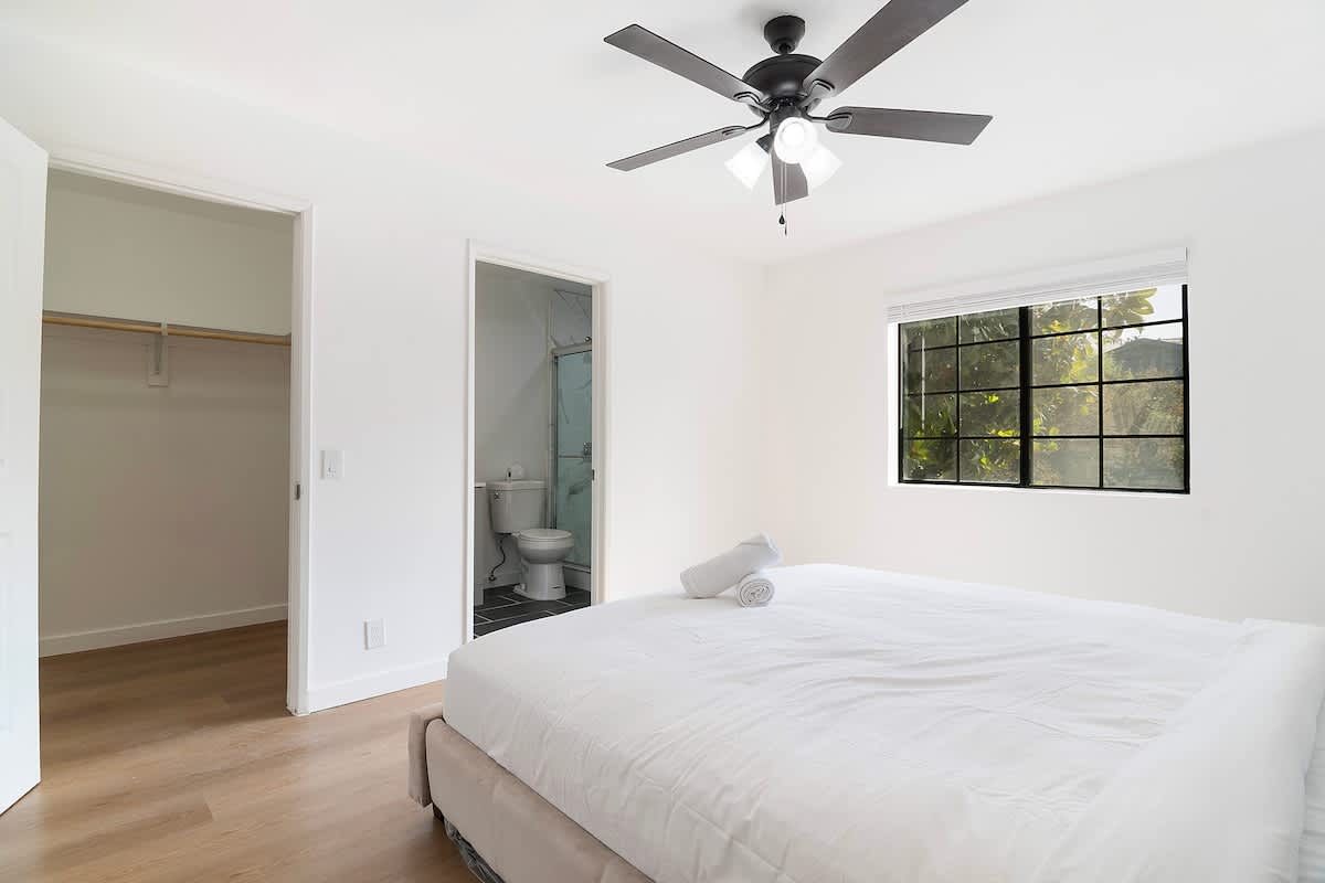 Remodeled 3BR Apartment · Near Universal Studios - Picture 26