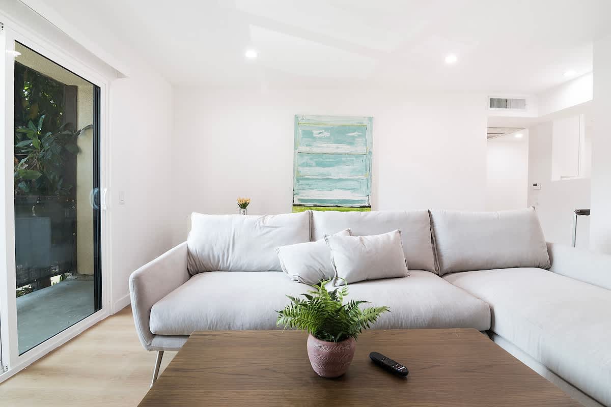 Remodeled 3BR Apartment · Near Universal Studios