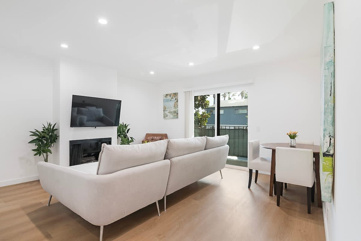 Remodeled 3BR Apartment · Near Universal Studios