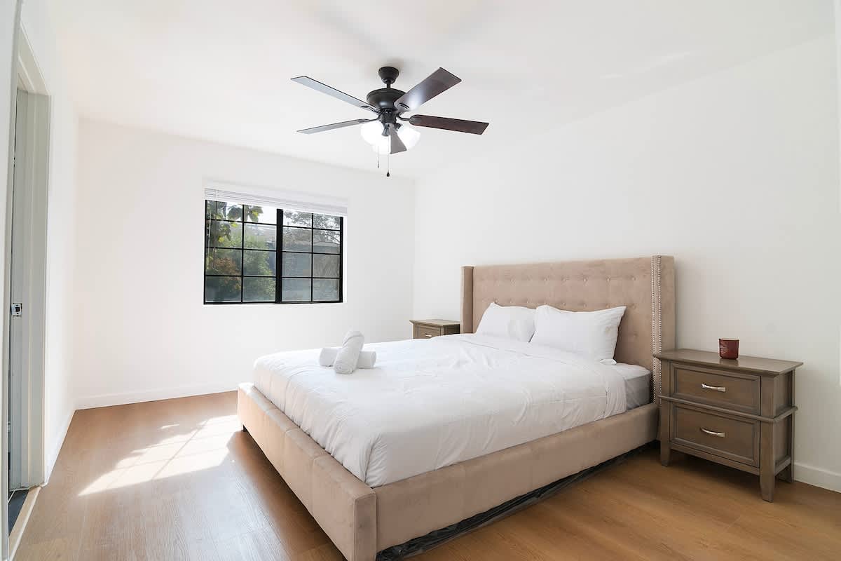 Remodeled 3BR Apartment · Near Universal Studios - Picture 24