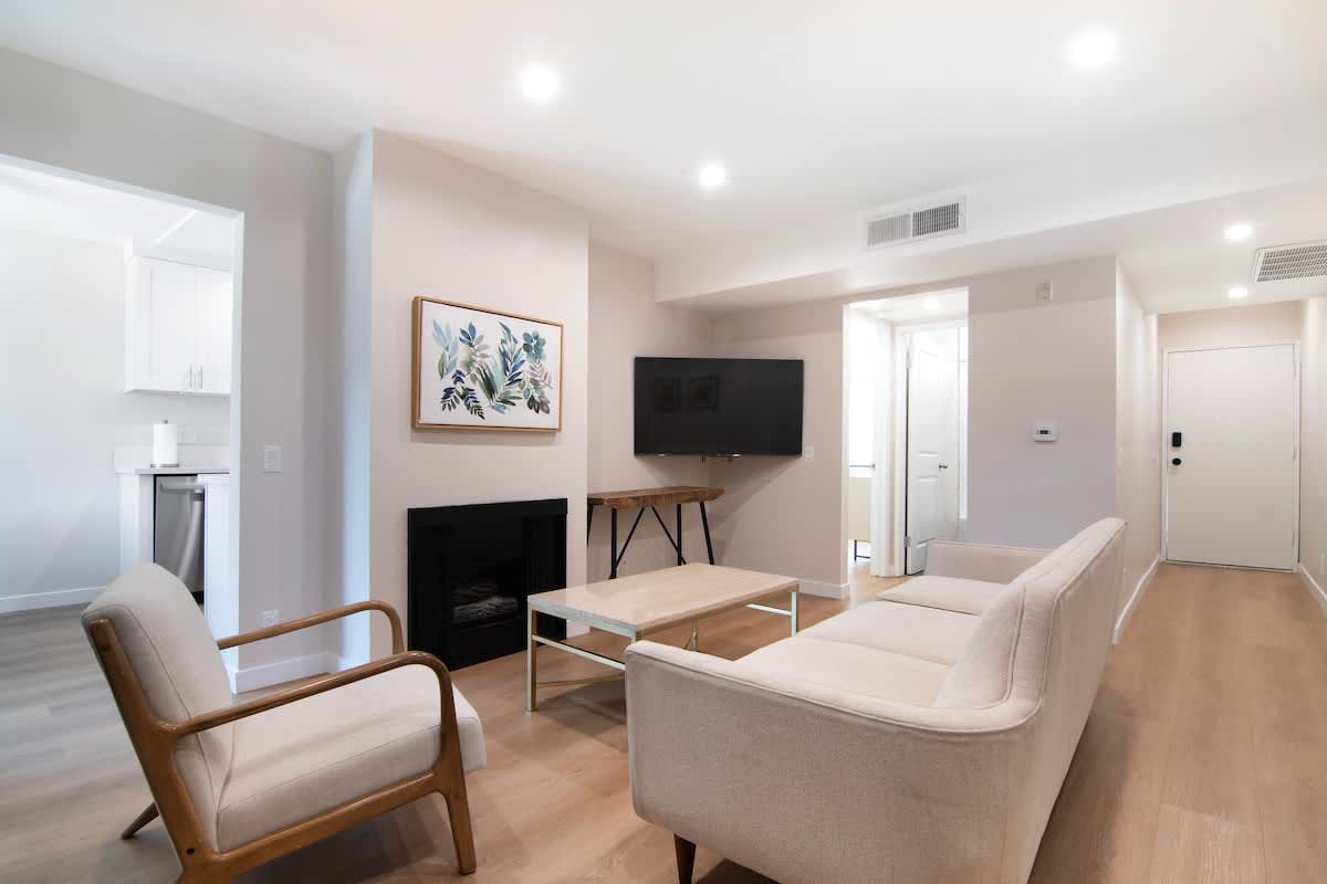 LA Apartment with Pool · Near Universal Studios