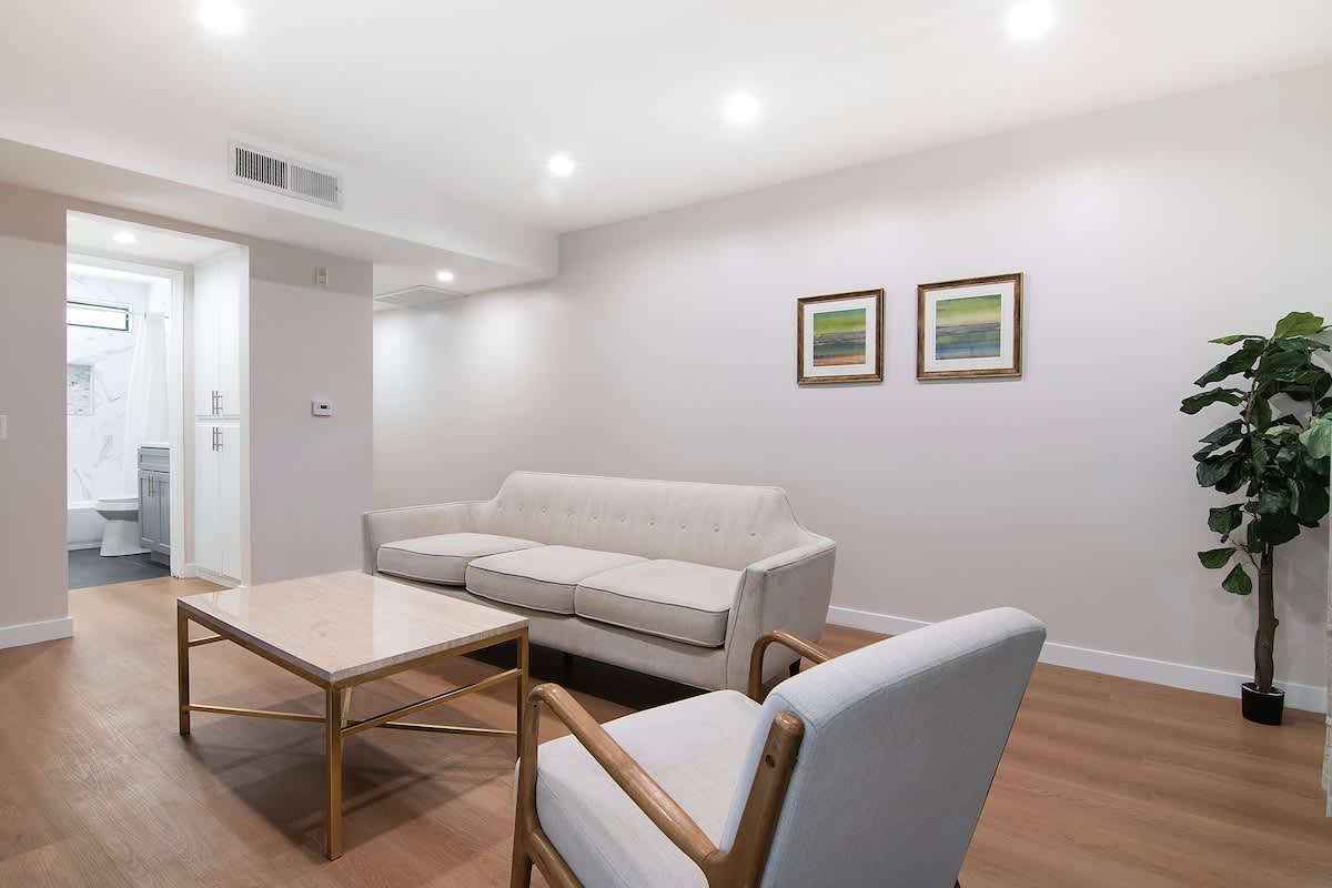 LA Apartment with Pool · Near Universal Studios