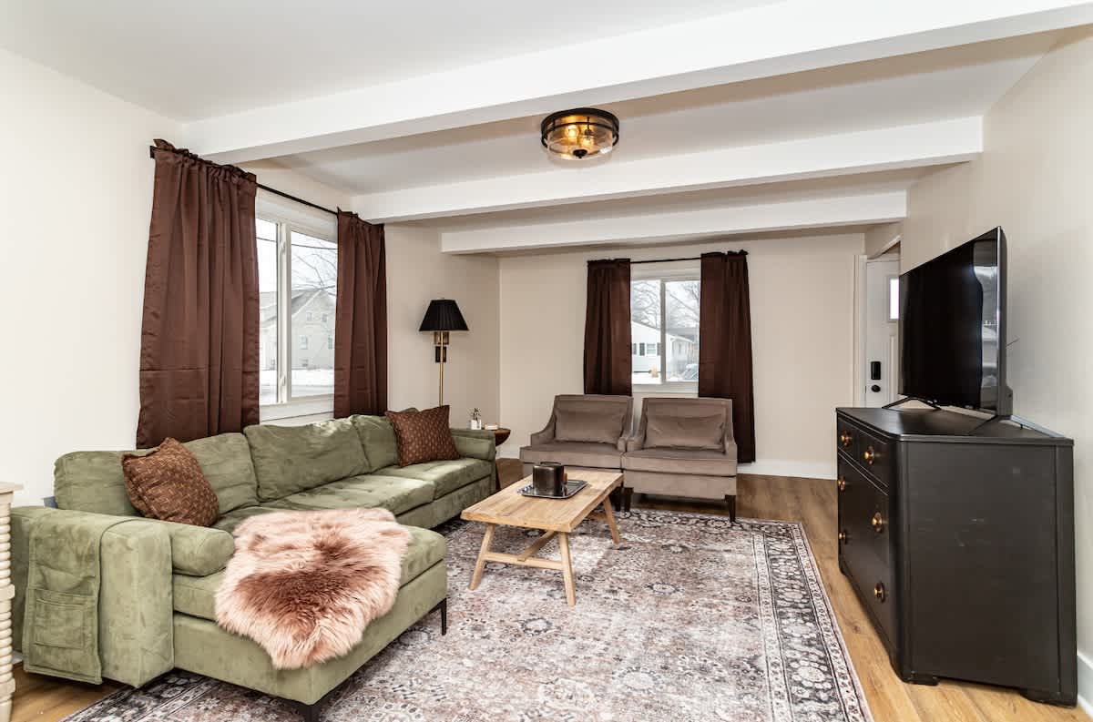 Modern 3BR Getaway-Stylish, Ames — Ames, IA — vacation rental