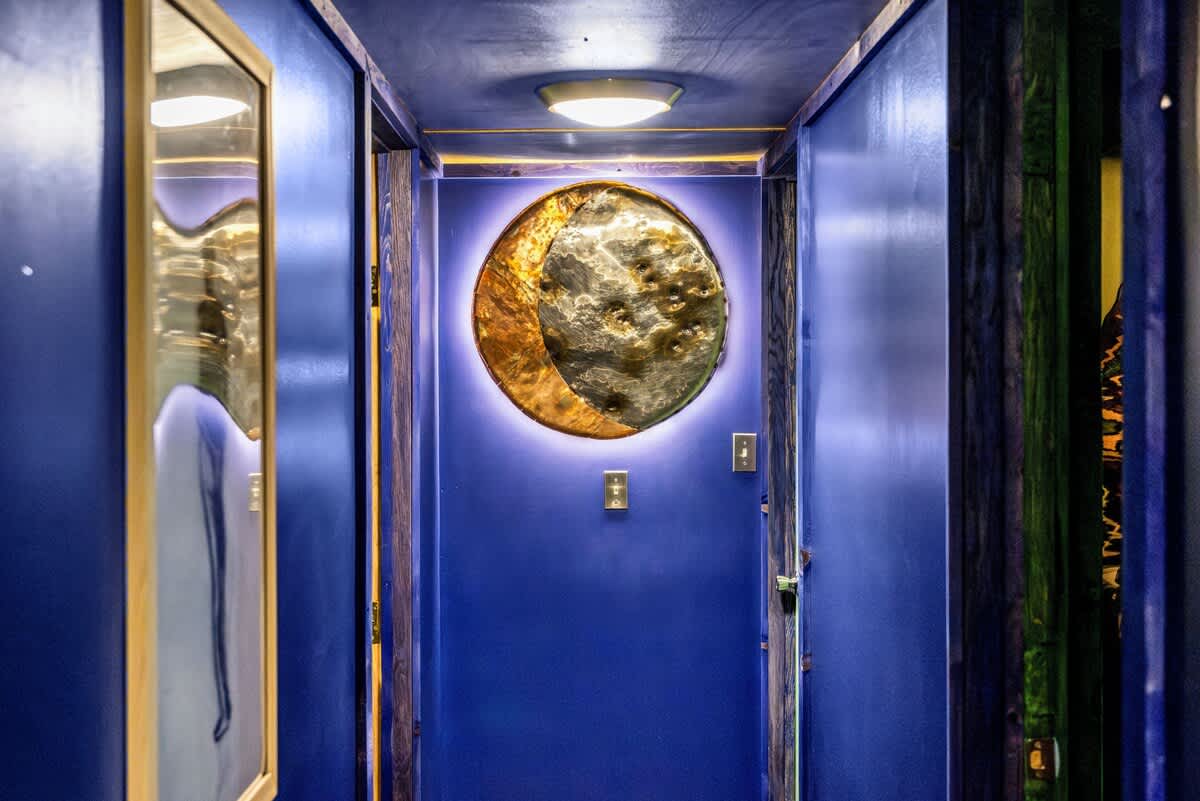 Sculptor's Art Lodge Retreat Hocking Hills  — Laurelville, OH — vacation rental