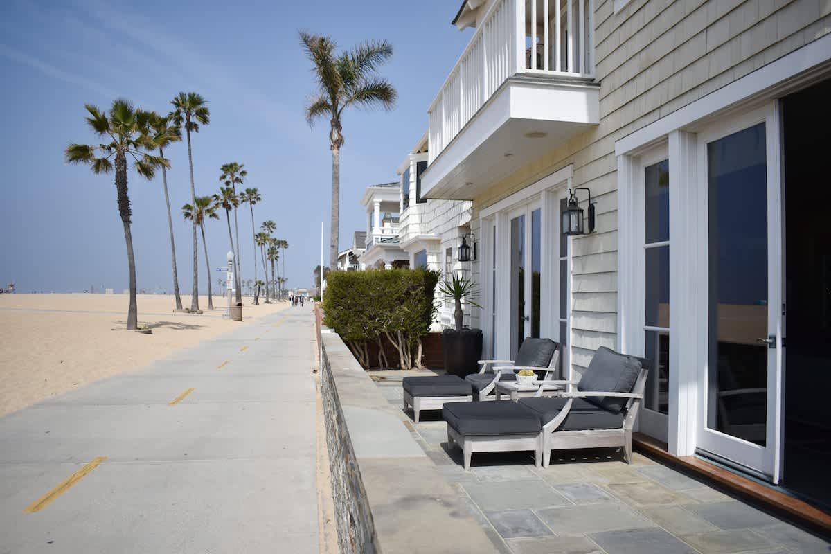 1028 W Oceanfront | Beautiful 5bdr Beachfront on Scenic Bike Path 2