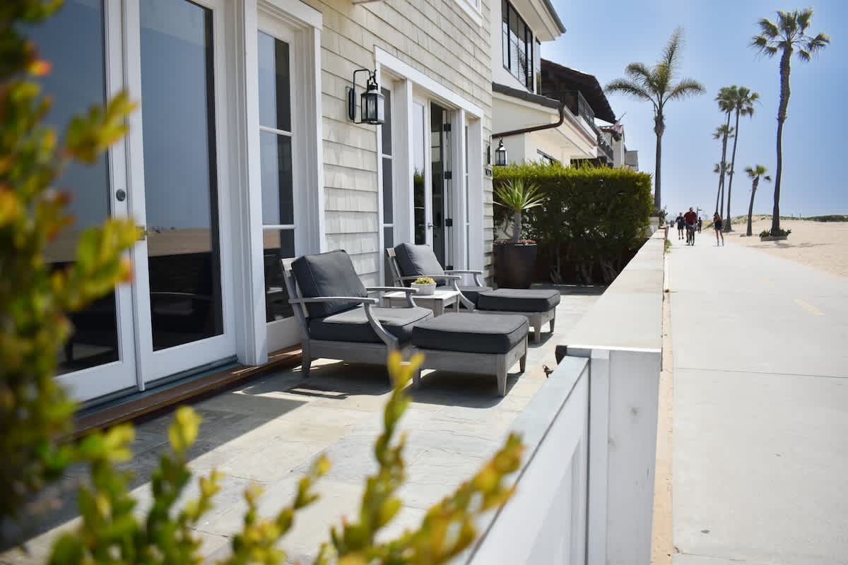 1028 W Oceanfront | Beautiful 5bdr Beachfront on Scenic Bike Path 3