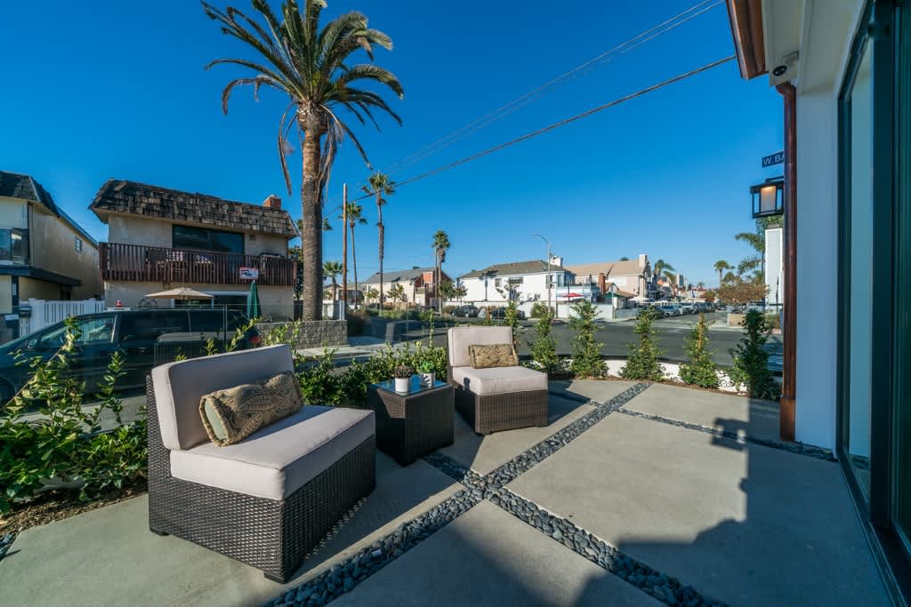 130 39th | Stunning 3 Story w/ Rooftop Deck 3