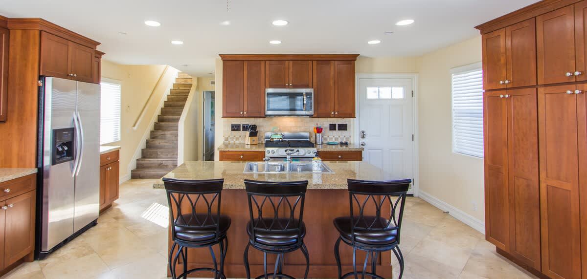 209 38th St B | Relaxing Rooftop w/ Nice Views Sleeps 6 3