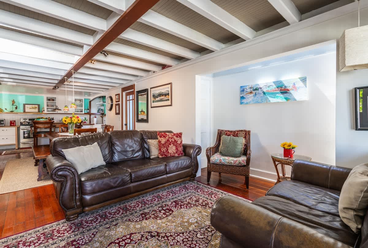 318 Lindo | Historic Family Home Near Bay & Beach